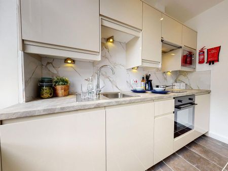 Studio to rent - Photo 2