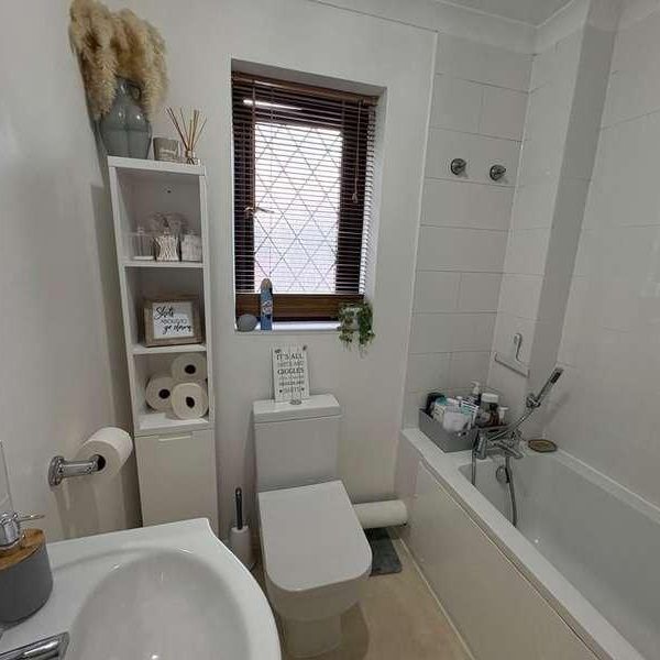 Coburg Place, South Woodham Ferrers, CM3 - Photo 1