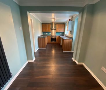 3 bedroom semi-detached house to rent - Photo 5