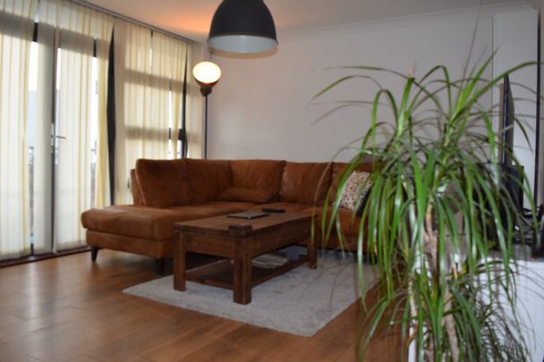 2 Bed Flat, Maltings Close, E3 - Photo 1