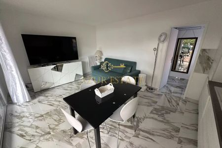 ROQUEBRUNE CAP MARTIN/CAP MARTIN : 2 PIECES MEUBLE AVEC JARDIN - Photo 4