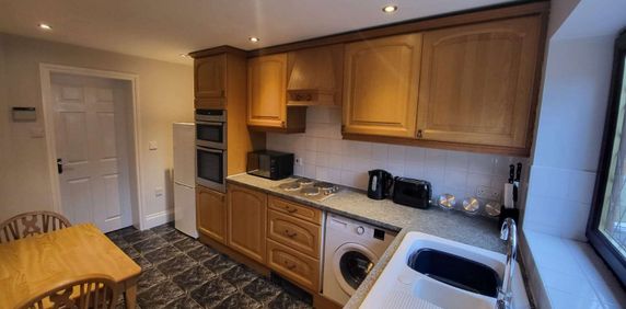 Clifton Mount Room 4 - Photo 2