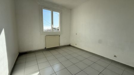 Location Appartement 4 pièces 66m² ARLES 13280 - Photo 5