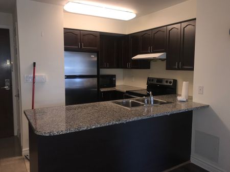 For Lease - 35 Hollywood Avenue Unit# 316, Toronto, Ontario - Photo 5