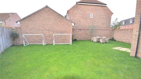 Swift Fields, Bracknell, RG12 - Photo 5