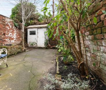 4 bedroom end of terrace house to rent - Photo 4