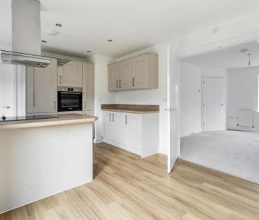 3 bedroom semi-detached house to rent - Photo 3