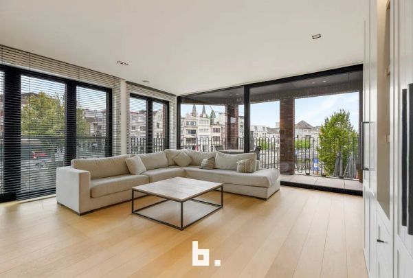 Subliem bemeubeld appartement met zicht op de Leie - Photo 1