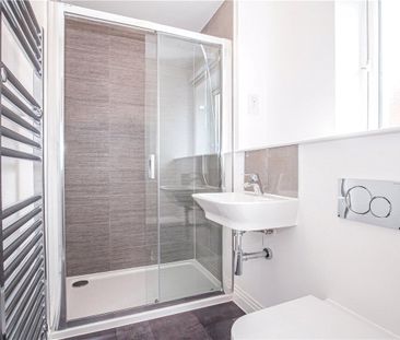 Newly built three bedroom house with garden and driveway parking. - Photo 6