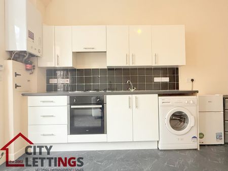 1 Bedroom Ground Floor Flat - Photo 5