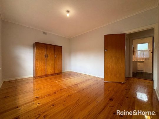 Charming Three Bedroom Family Home with Granny Flat - Photo 1