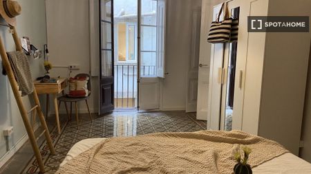 barcelona, Catalonia 08001 - Photo 2