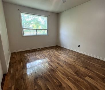 For Lease - 37 Darlingside Drive, Toronto, Ontario - Photo 3