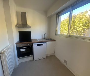 Location Appartement 3 pièces 58m² NICE 06000 - Photo 5