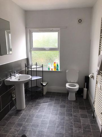 5 bedroom semi-detached house to rent - Photo 5