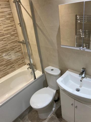 2 bed terraced house to rent in Grange Street, Burnley, BB11 - Photo 4