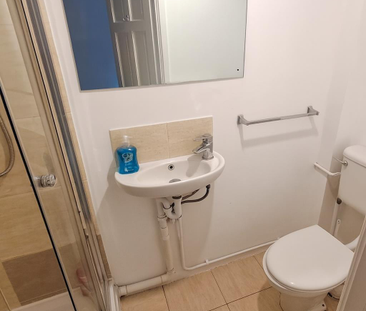 House share to rent - Photo 4
