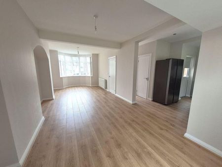 3 bedroom semi-detached house to rent - Photo 3