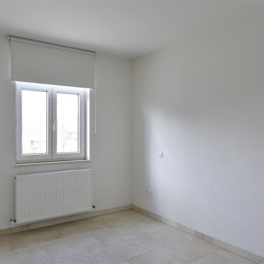 Gelijkvloers appartement met 2 slaapkamers - Photo 1