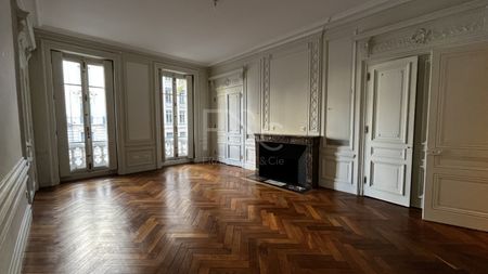 T3 de 118m² - Rue Duquesne - Photo 2