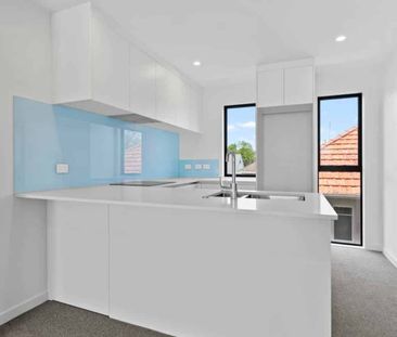 2 Bedroom + Office and internal access garage ! - Photo 4