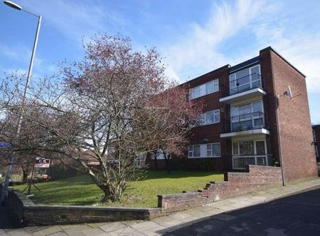 Lovell Court, Crumpsall, Manchester, M8 - Photo 2