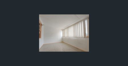 3 bedroom home with tiled floor throughout - Photo 4