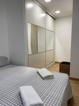 Plaça del Mestre Vicent Ballester Fandós, Valencia, Valencian Community 46013 - Photo 1