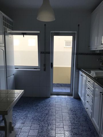 Apartamento T3 Praia da Barra, com cozinha equipada e parcialmente mobilado. Visite! - Photo 4