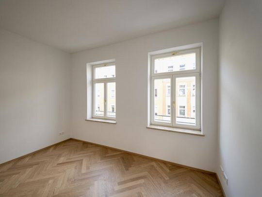 Hochwertig sanierter Altbau mit Fußbodenheizung und Parkett ! - Foto 1