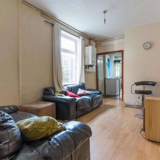 5 bedroom house to rent - Photo 1