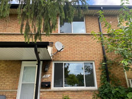 Three Bedroom Townhouse - Photo 5