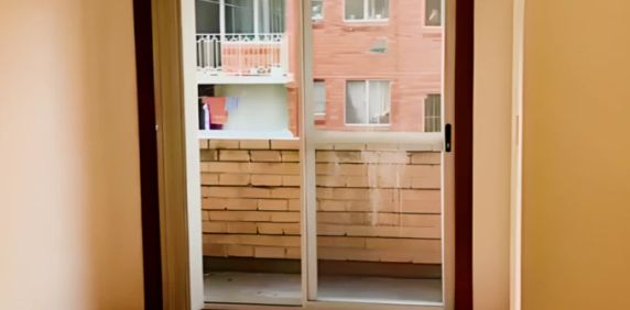 3 bed 1 bath - Photo 2