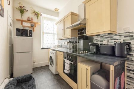 1 bedroom flat to rent - Photo 2