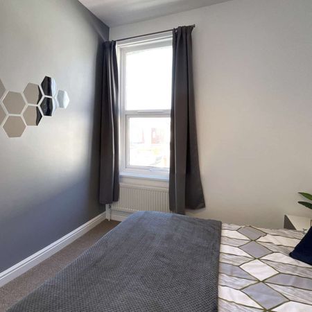 Large House - Friendly house share - Photo 4