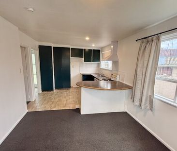 Recently Renovated Family Friendly 3 Bedroom Home - Photo 4