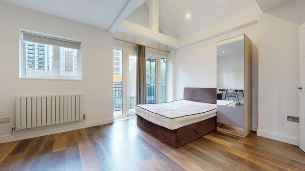 5 bedroom townhouse to rent - Photo 1