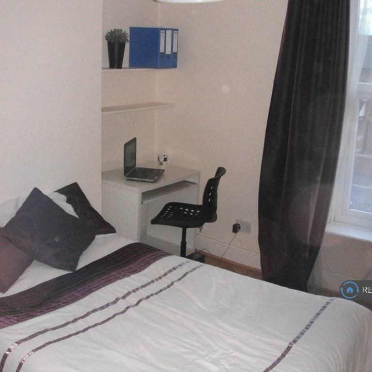 5 bedroom terraced house to rent - Photo 1