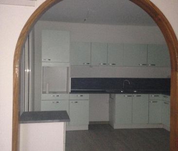 Location Maison 4 pièces 82m² ORANGE 84100 - Photo 2