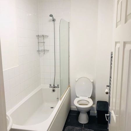 Room in a Shared House, Tenth Avenue, BS7 - Photo 3