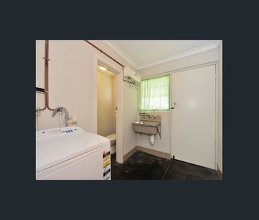 RETRO STYLE WITH A BIG YARD - Photo 2