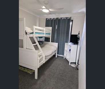 2-3 Bedroom Townhouse in the Heart of The Entrance - Photo 2