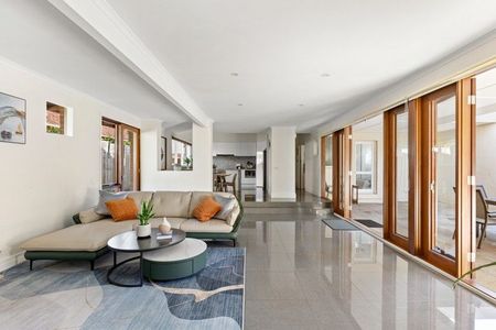 16 Gray Street, Brighton VIC 3186 - House For Rent | Domain - Photo 2