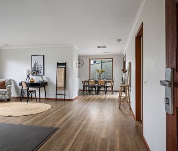 Great Family Home Sought After Old East Albury - Photo 4