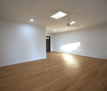 Spacious Family Duplex in a Convenient Ashmore Location - Photo 2