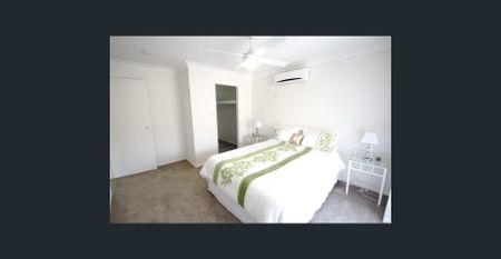 RENOVATED AND FULLY FURNISHED SPACIOUS TOWNHOUSE WITH VIEWS IN THE PACIFIC PARKSIDE COMPLEX!! - Photo 4