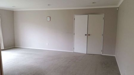 5 Bedroom 3 bathroom house in sunnyhills - Photo 2