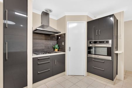 Port Kennedy - Photo 4