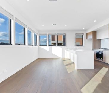 EXPERIENCE ELEVATED LIVING IN BROMPTON ESTATE! - Photo 2