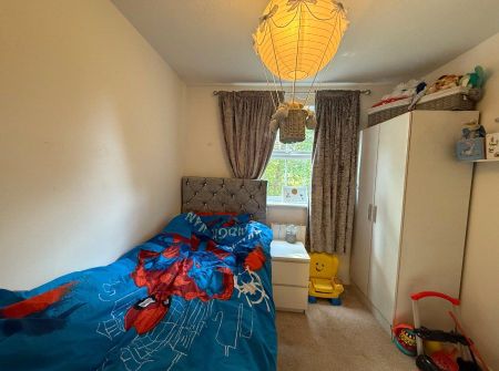Wingate Court, Aldershot, Hampshire, GU11 - Photo 2